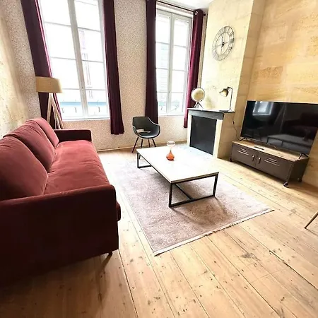 Apartment 2 - Hypercentre - Free Parking - Clim - Wifi - Netflix