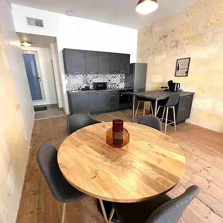 2 - Hypercentre - Free Parking - Clim - Wifi - Netflix Apartment Libourne